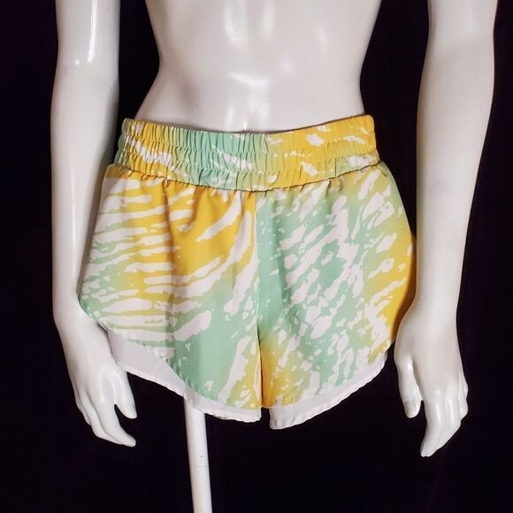 Fabletics Latrice Aura Green & Yellow Shorts (M) - Picture 5 of 7